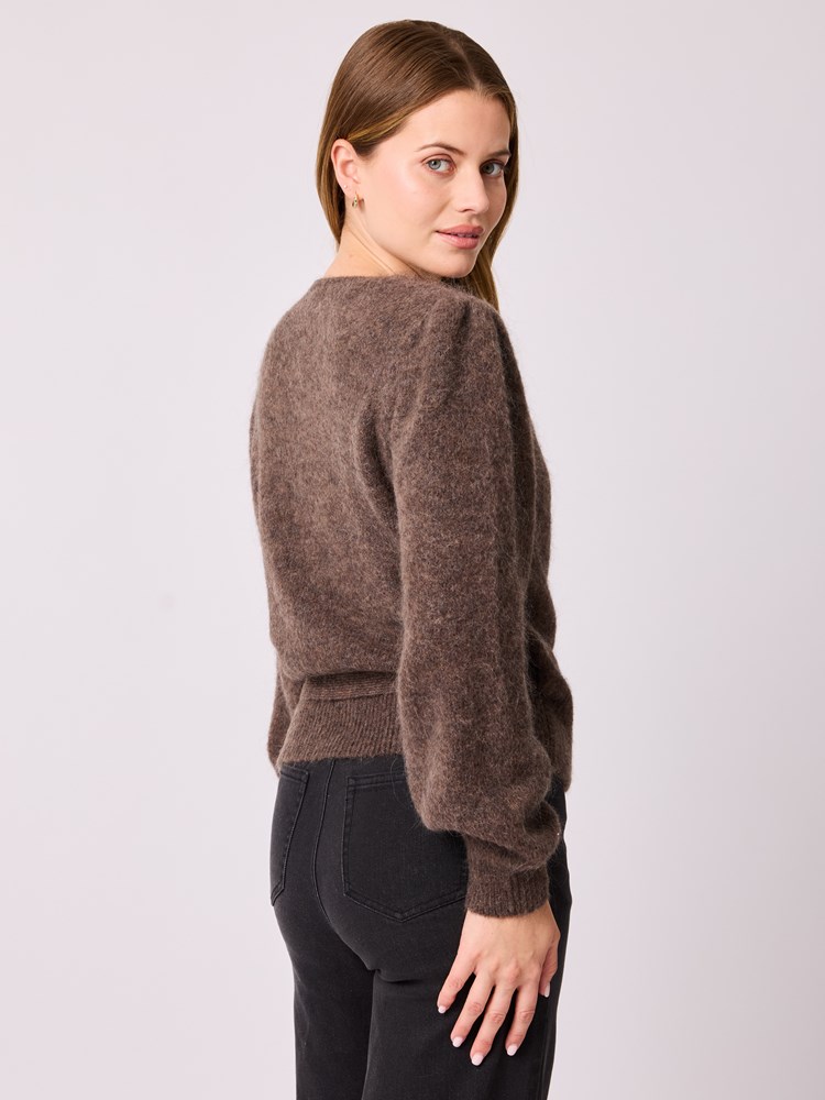 Celine omslagsjakke 7512855_AIE-MELL-A25-Modell-Front_chn=vic_2015_Celine omslagsjakke AIE_Celine omslagsjakke AIE 7512855.jpg_Front||Front