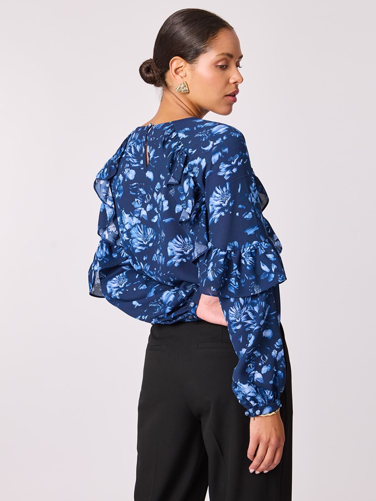 Cherie bluse 7512858_EM6-BLU-A25-Modell-Front_chn=vic_9407.jpg_Front||Front