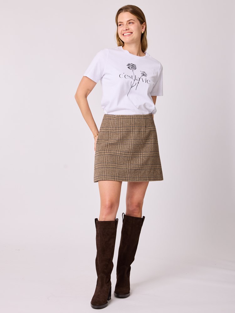 Linn skjørt 7512892_AIE-MELL-A25-Modell-Front_chn=vic_7752.jpg_Front||Front