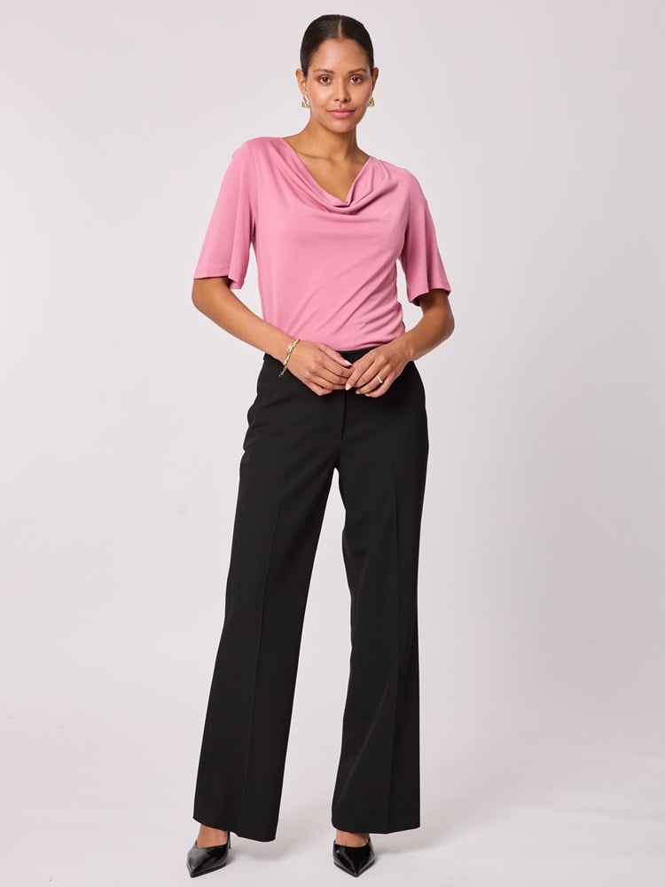 Blake kortermet topp 7512915_MNW-BLU-A25-Modell-Front_chn=vic_5186_Blake kortermet topp MNW_Blake kortermet topp MNW 7512915.jpg_Front||Front