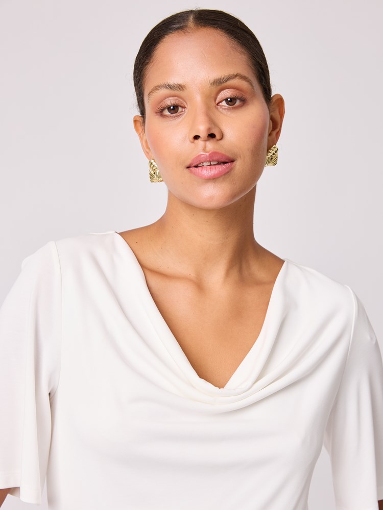 Blake kortermet topp 7512915_O79-BLU-A25-Modell-Front_chn=vic_3971_Blake kortermet topp O79.jpg_Front||Front