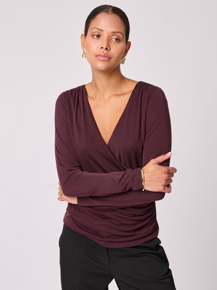 Billie langermet topp 7512916_AJX-BLU-A25-Modell-Front_chn=vic_151_Billie langermet topp AJX.jpg_Front||Front