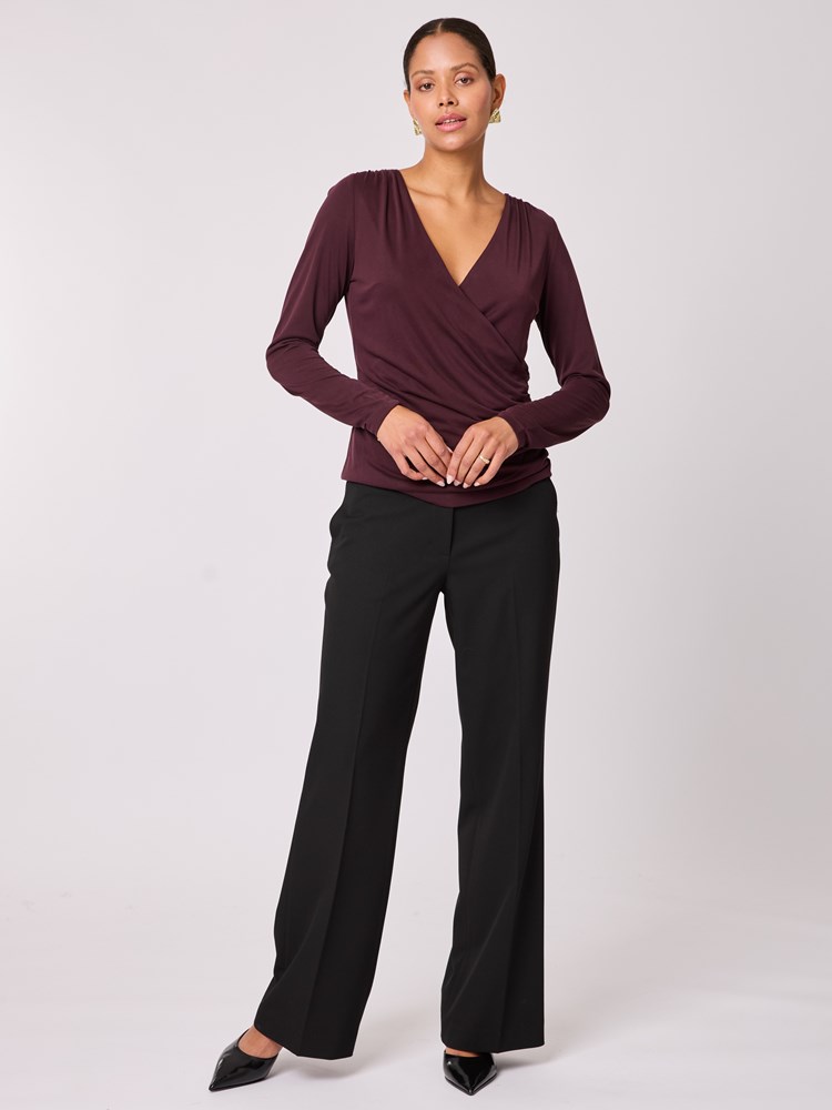 Billie langermet topp 7512916_AJX-BLU-A25-Modell-Front_chn=vic_2838.jpg_Front||Front