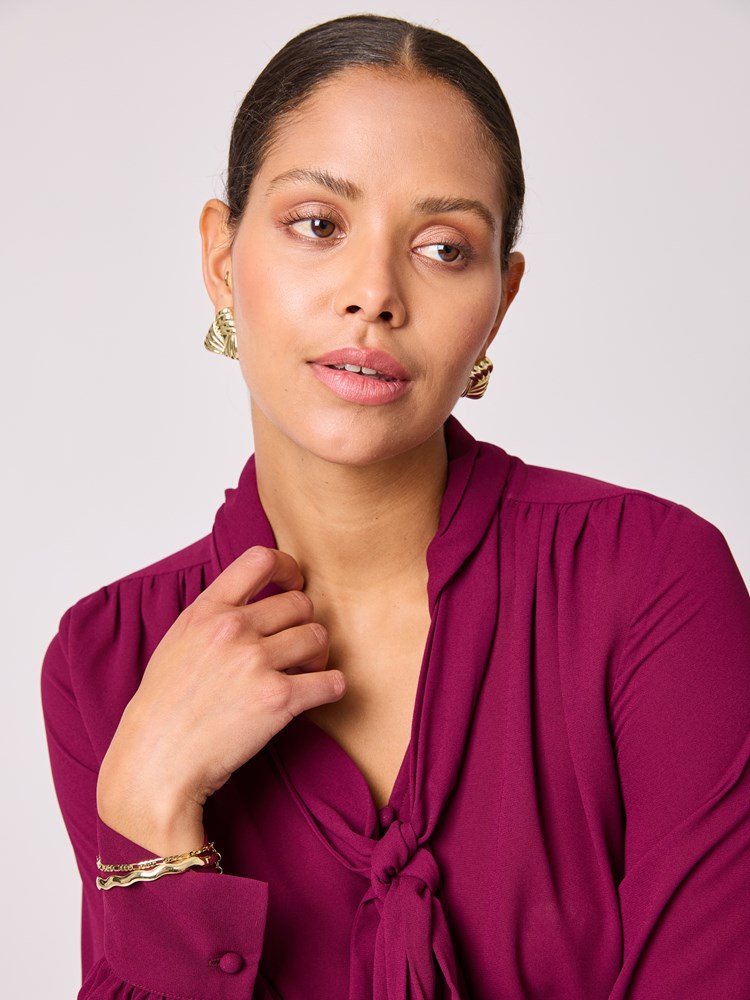 Kelly bluse 7512996_AJX-BLU-A25-Modell-Front_chn=vic_119_Kelly bluse AJX_Kelly bluse AJX 7512996.jpg_Front||Front