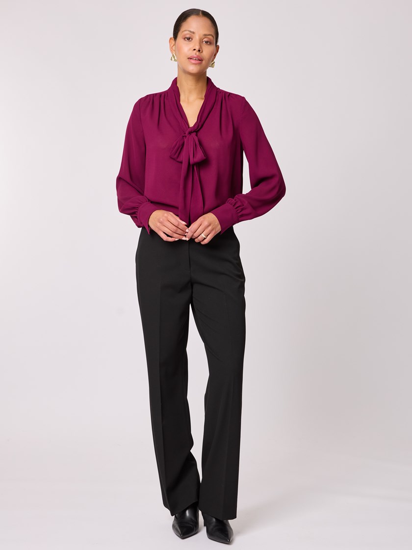 7512996 AJX 7512996_AJX-BLU-A25-Modell-Front_chn=vic_1289_Kelly bluse AJX_Kelly bluse AJX 7512996.jpg_Front||Front