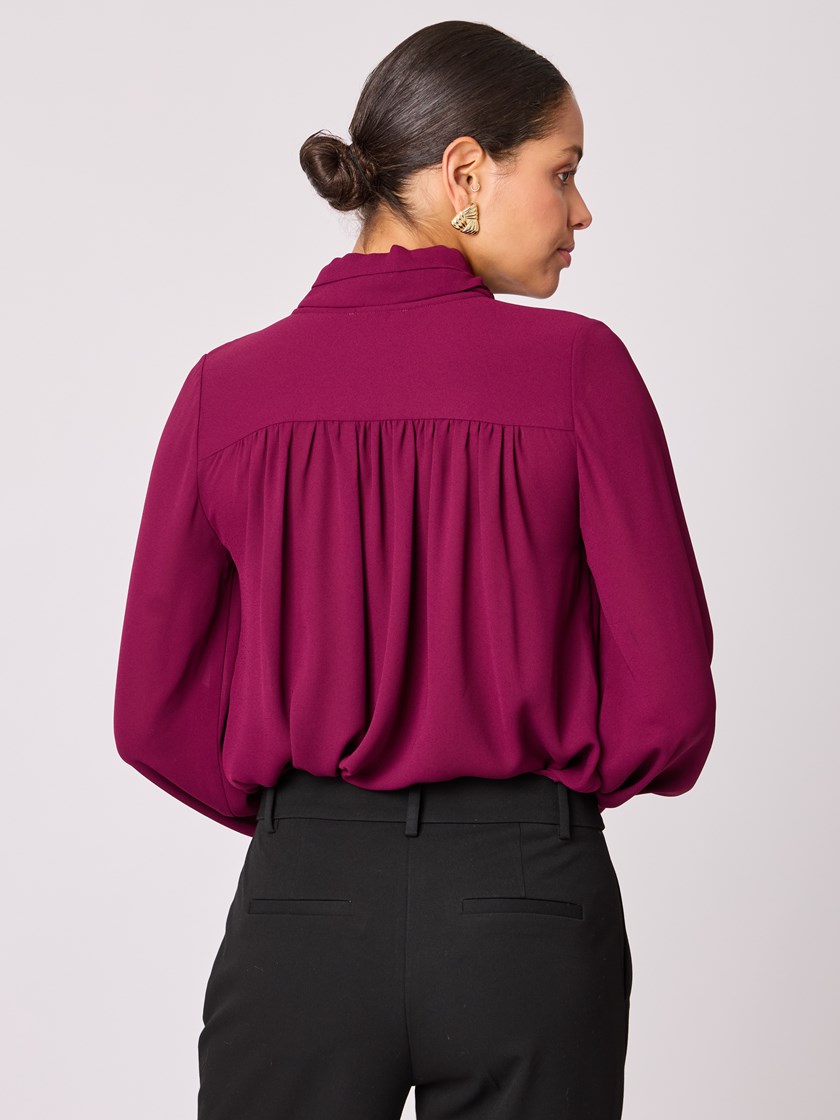 7512996 AJX 7512996_AJX-BLU-A25-Modell-Front_chn=vic_4965_Kelly bluse AJX_Kelly bluse AJX 7512996.jpg_Front||Front