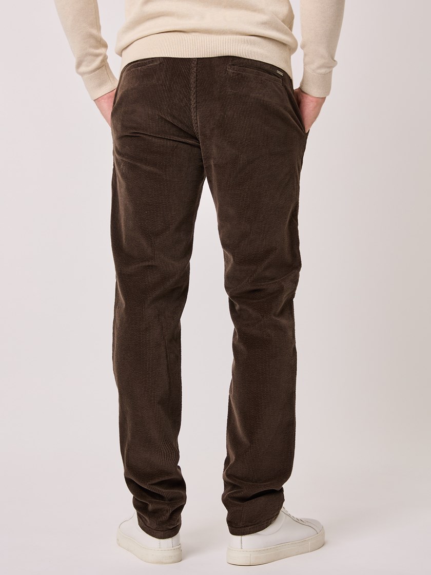 7513007 AN7 7513007_AN7-MRCAPUCHIN-A25-Modell-Front_chn=vic_5284_Regular cord chino AN7.jpg_Front||Front