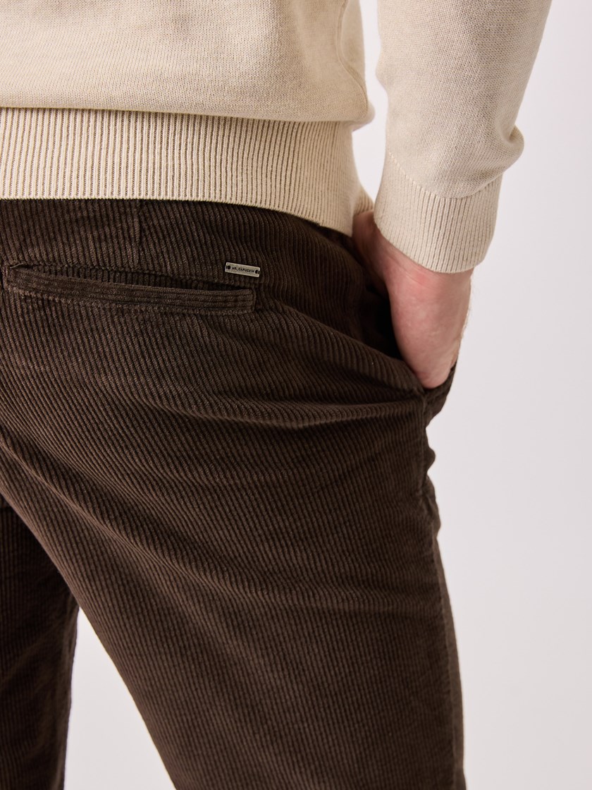 7513007 AN7 7513007_AN7-MRCAPUCHIN-A25-Modell-Front_chn=vic_9213_Regular cord chino AN7.jpg_Front||Front