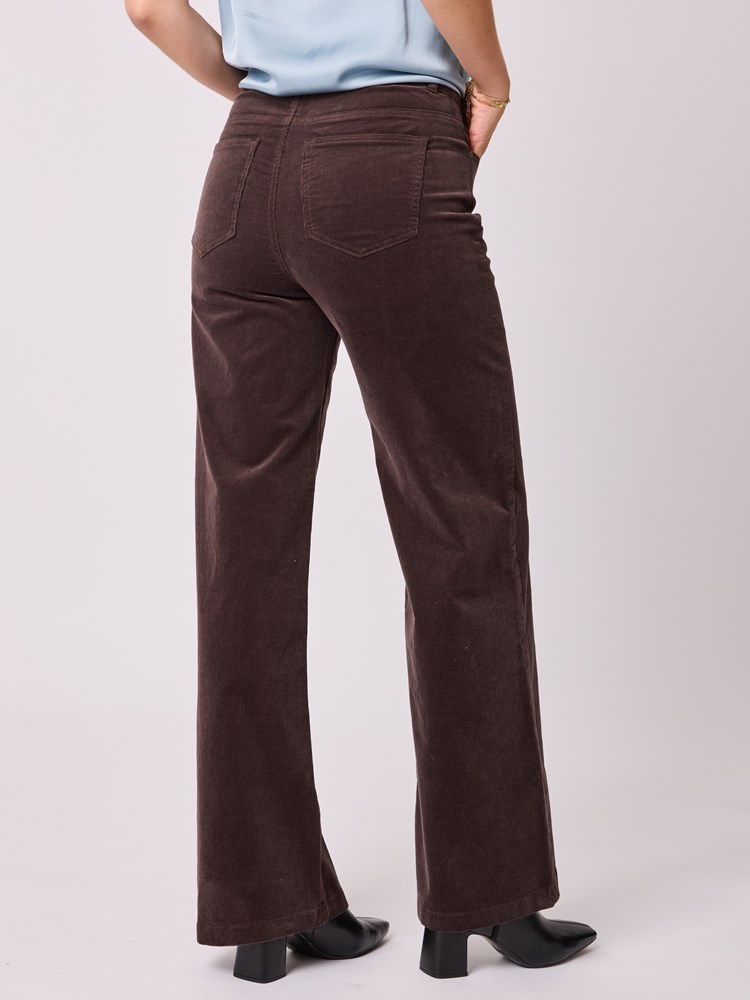 Wilma cord bukse 7513026_AIE-MELL-A25-Modell-Front_chn=vic_621_Wilma cord bukse AIE_Wilma cord bukse AIE 7513026.jpg_Front||Front