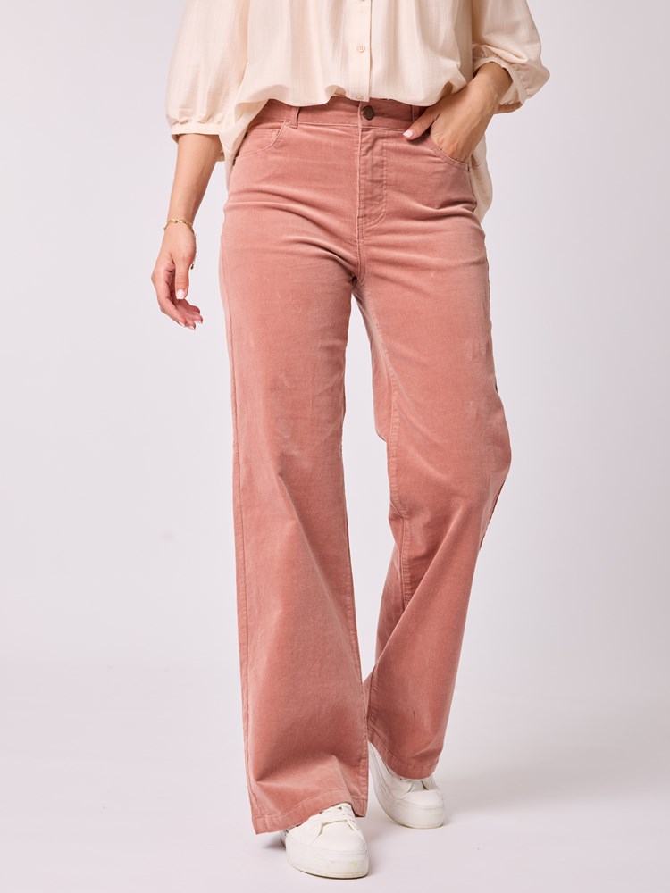 Wilma cord bukse 7513026_MJL-MELL-A25-Modell-Front_chn=vic_8925_Wilma cord bukse MJL.jpg_Front||Front
