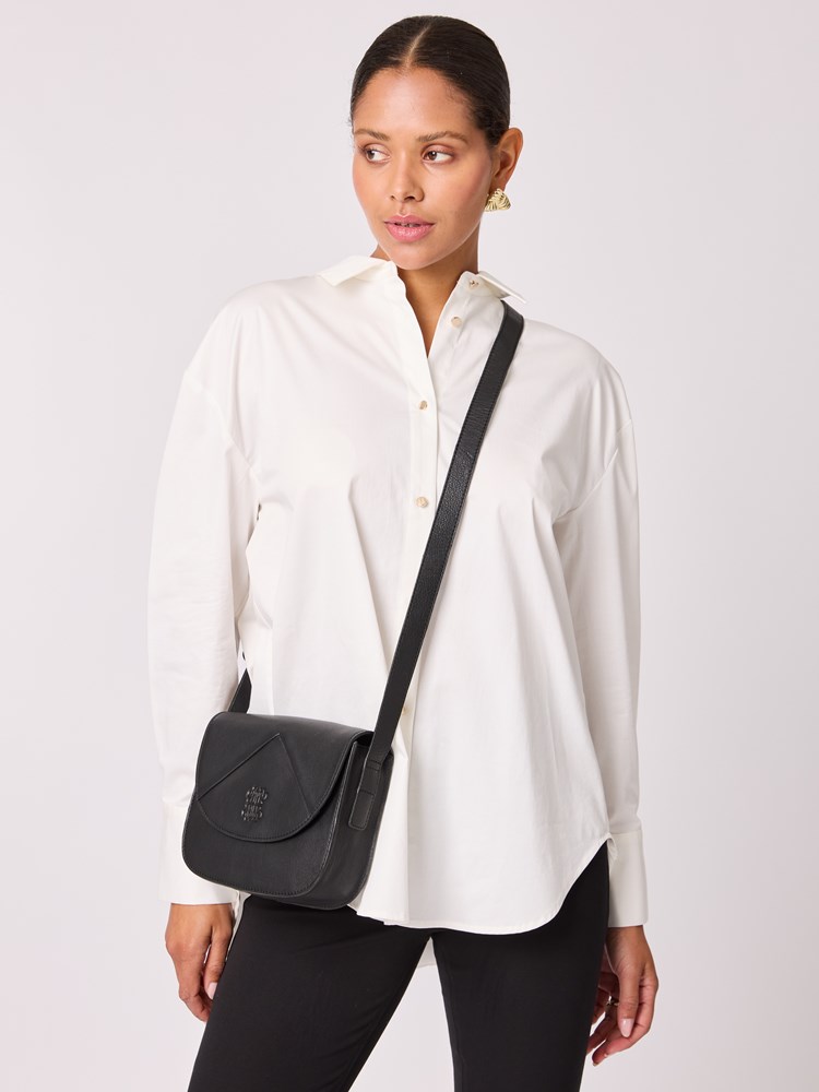 Phoebe skinnveske 7513203_ID2-BLU-A25-Modell-Front_chn=vic_396.jpg_Front||Front