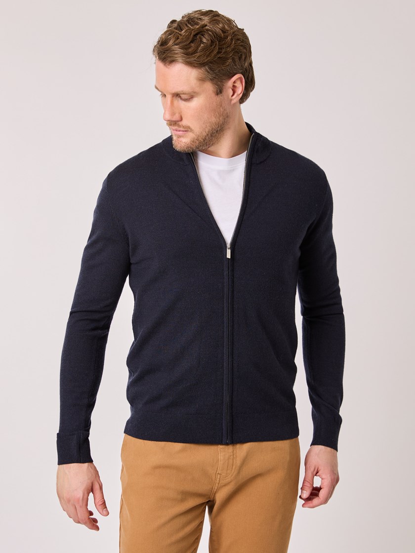 7513205 EGC 7513205_EGC-VESB-A25-Modell-Front_chn=vic_4560_Ledger merino cardigan EGC.jpg_Front||Front