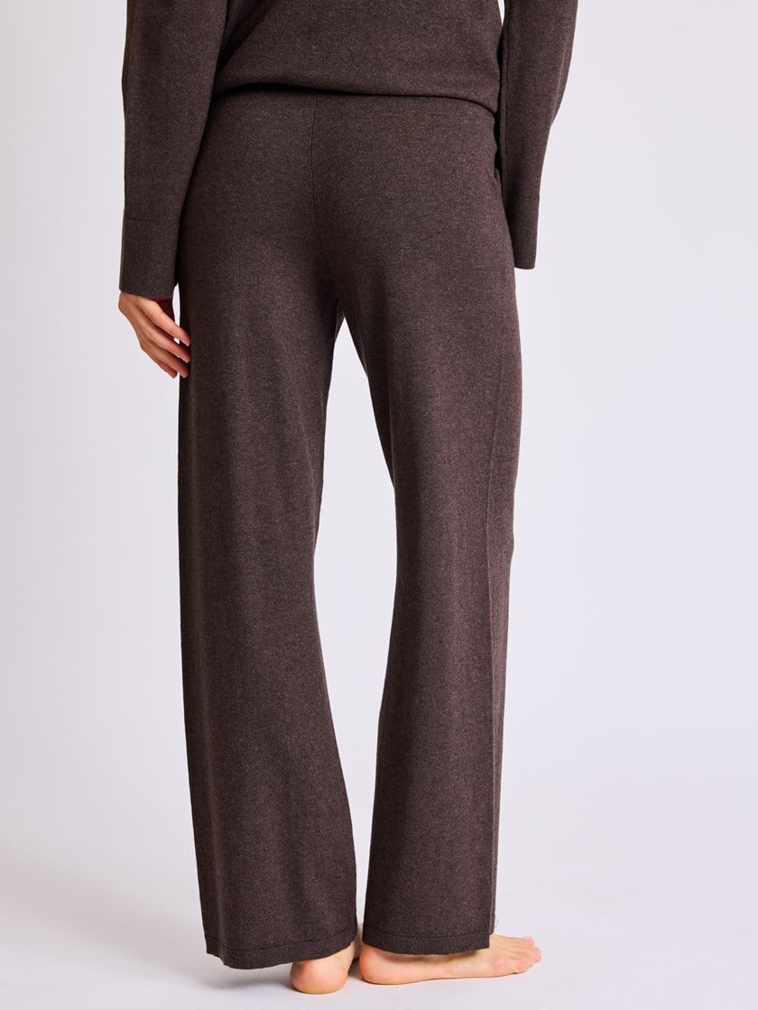 7513370 AIF 7513370_AIF-MELL-W25-Modell-Front_chn=vic_1900_Helle strikkebukse AIF.jpg_Front||Front