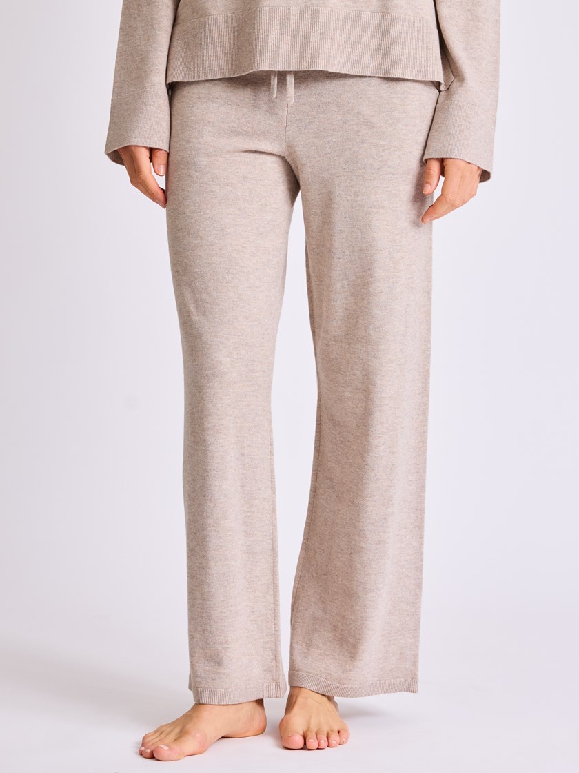 7513370 R51 7513370_R51-MELL-W25-Modell-Front_chn=vic_5965_Helle strikkebukse R51.jpg_Front||Front