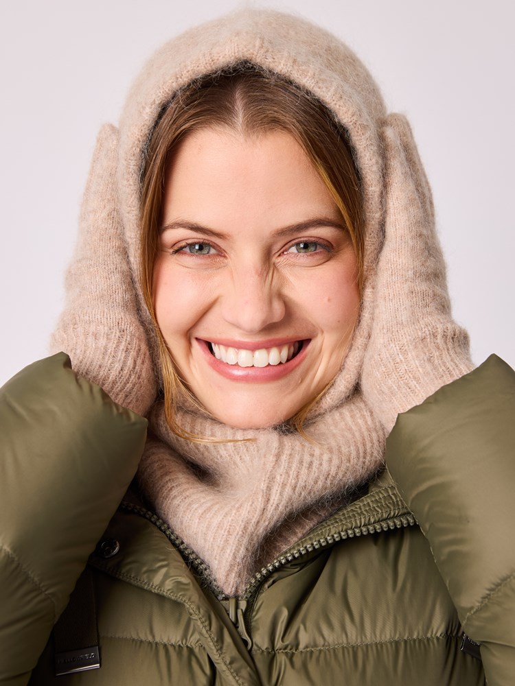 Mari balaklava 7513379_S76-MELL-A25-Modell-Front_chn=vic_6110.jpg_Front||Front