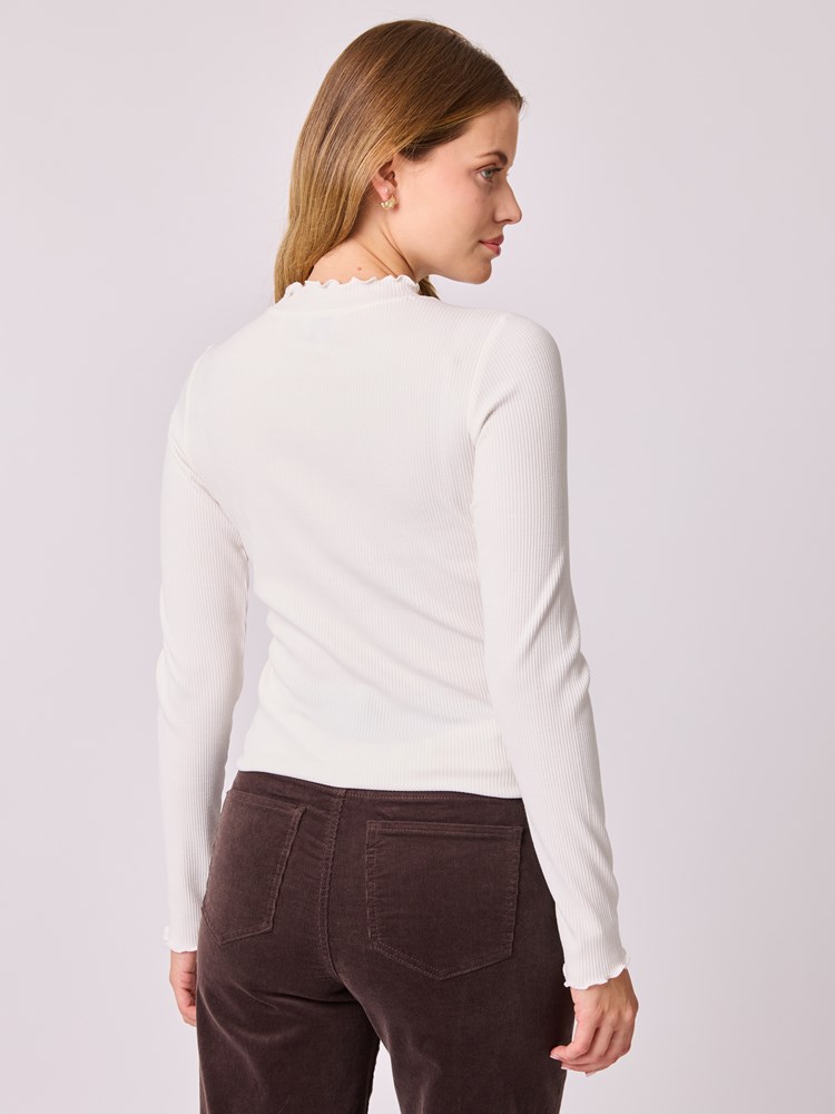 Juniper topp 7513486_O79-MELL-A25-Modell-Front_chn=vic_8572.jpg_Front||Front