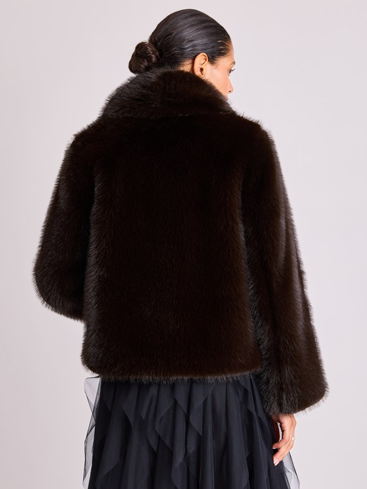 Petrina fuskepels 7513539_APL-BLU-W25-Modell-Front_chn=vic_7502.jpg_Front||Front
