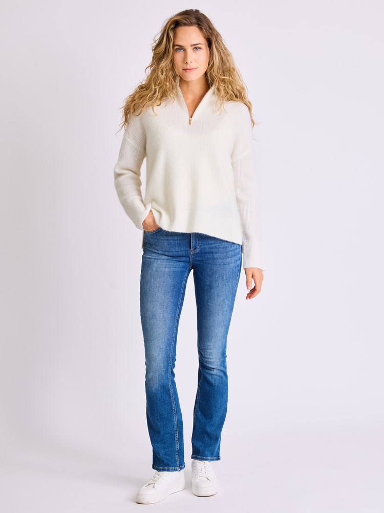 Bianca zip-genser 7513555_O79-MELL-W25-Modell-Front_chn=vic_5713.jpg_Front