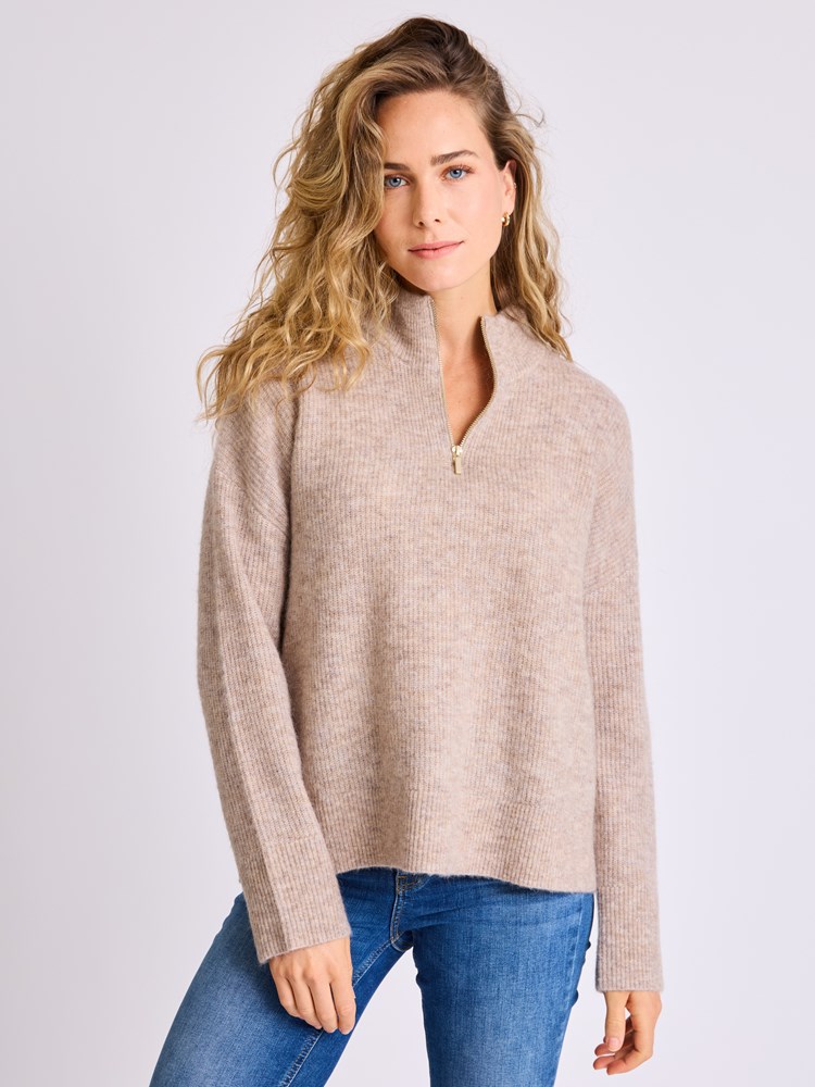 Bianca zip-genser 7513555_R51-MELL-W25-Modell-Front_chn=vic_4376_Bianca zip-genser R51.jpg_Front