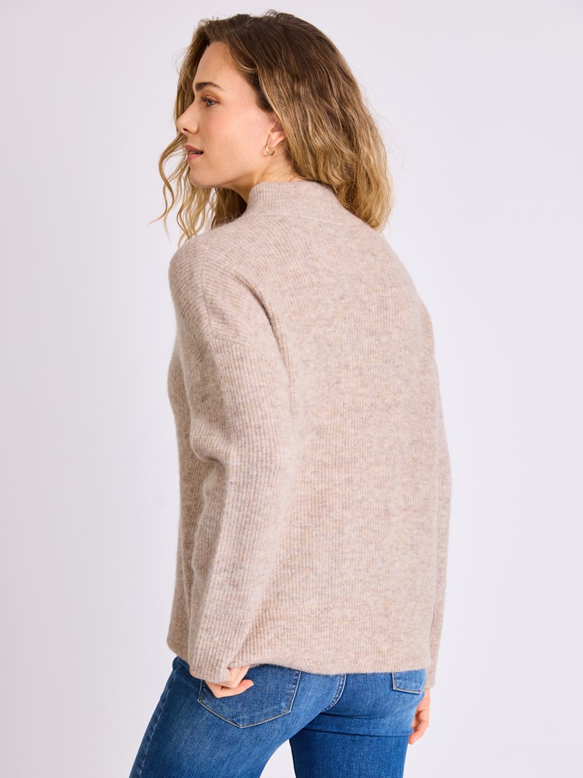 7513555 R51 7513555_R51-MELL-W25-Modell-Front_chn=vic_6920_Bianca zip-genser R51.jpg_Front