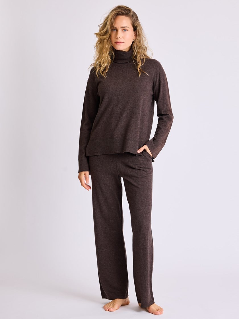 7513570 AIF 7513570_AIF-MELL-W25-Modell-Front_chn=vic_1445_Helle høyhalset genser AIF.jpg_Front||Front