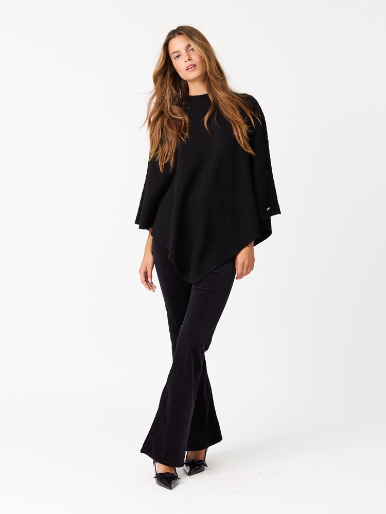 May poncho 7513571_C25-JEANPAUL-W25-Modell-Front_1882_May poncho C25_May poncho C25 7513571.jpg_