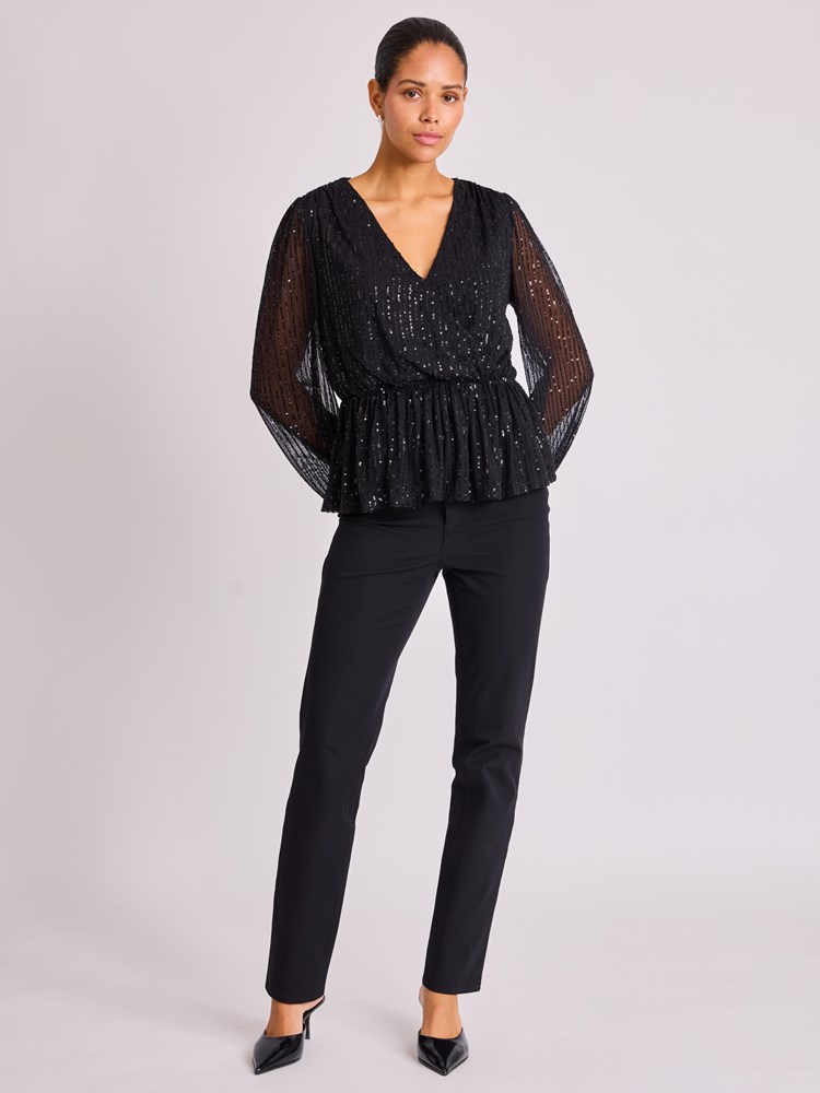 Luna bluse 7513581_ID2-BLU-W25-Modell-Front_chn=vic_5801_Luna bluse ID2.jpg_Front||Front