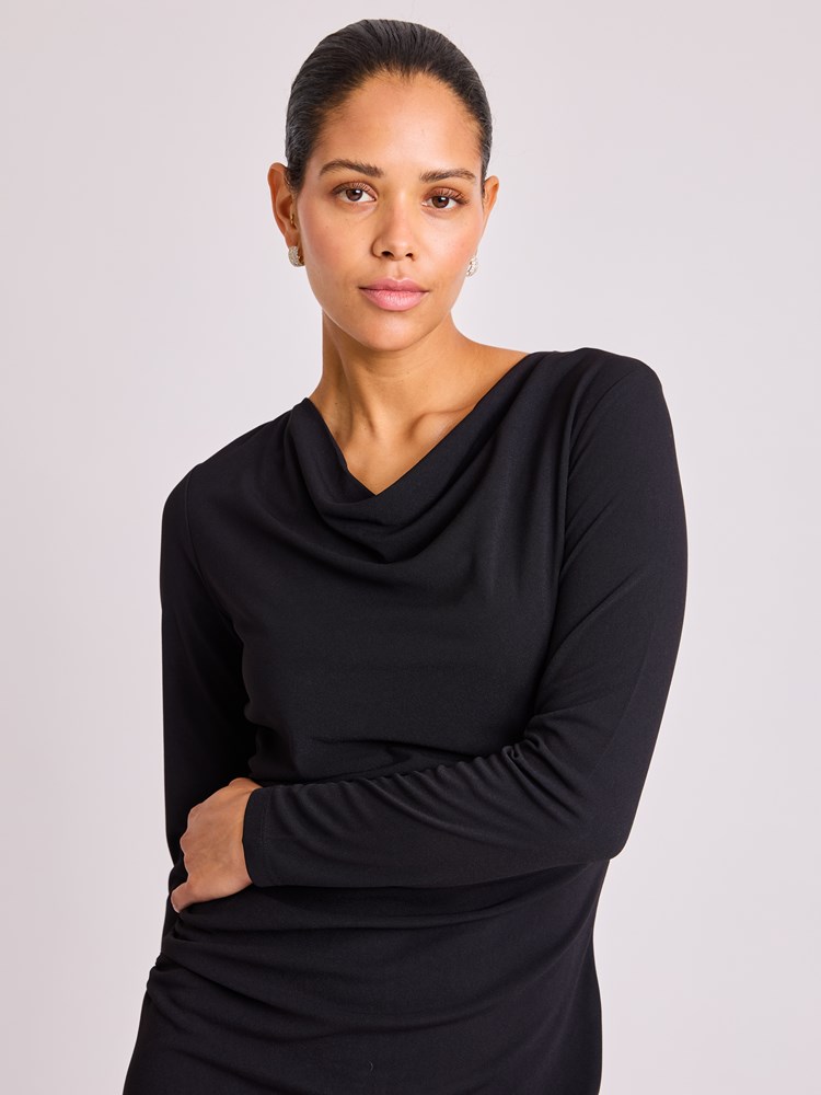 Giselle kjole 7513584_ID2-BLU-W25-Modell-Front_chn=vic_444_Giselle kjole ID2_Giselle kjole ID2 7513584.jpg_Front||Front