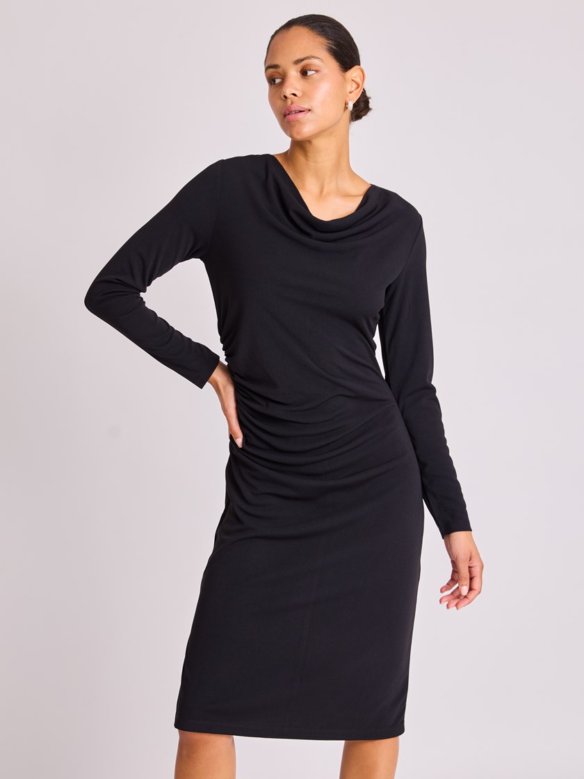 7513584 ID2 7513584_ID2-BLU-W25-Modell-Front_chn=vic_6475_Giselle kjole ID2_Giselle kjole ID2 7513584.jpg_Front||Front