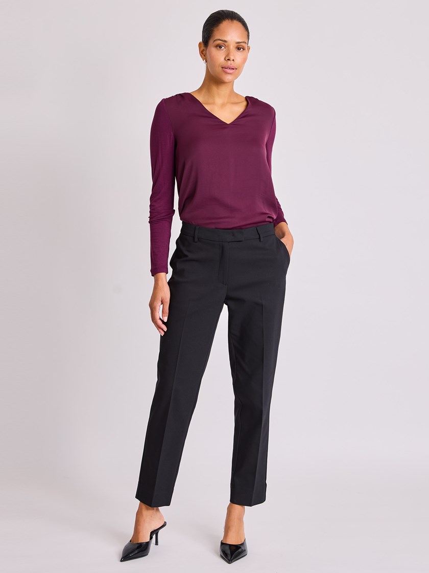 7513644 AJX 7513644_AJX-BLU-W25-Modell-Front_chn=vic_5742_Aina bluse AJX.jpg_Front||Front