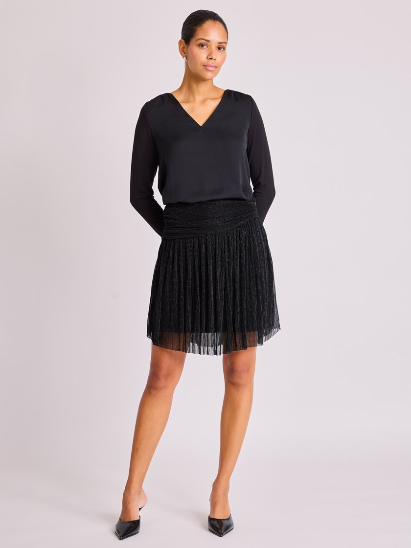 7513644 ID2 7513644_ID2-BLU-W25-Modell-Front_chn=vic_8082_Aina bluse ID2.jpg_Front||Front