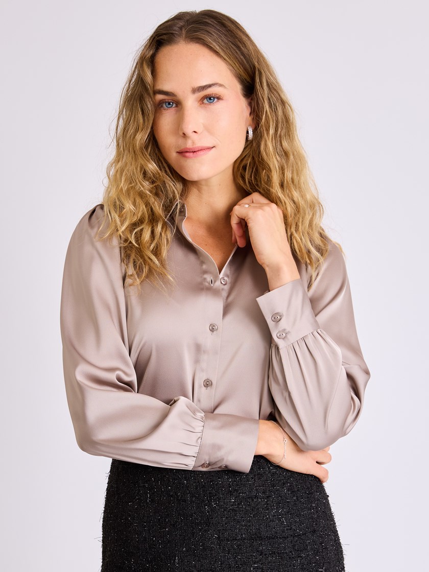 7513773 I4I 7513773_I4I-MELL-W25-Modell-Front_chn=vic_33_Elita skjorte I4I.jpg_Front||Front