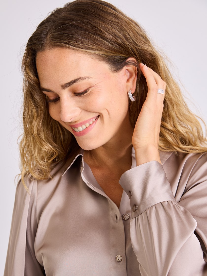 7513773 I4I 7513773_I4I-MELL-W25-Modell-Front_chn=vic_7249_Elita skjorte I4I.jpg_Front||Front