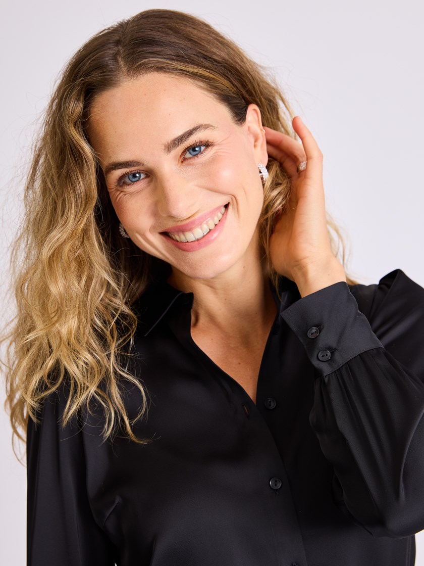 7513773 ID2 7513773_ID2-MELL-W25-Modell-Front_chn=vic_1895_Elita skjorte ID2.jpg_Front||Front