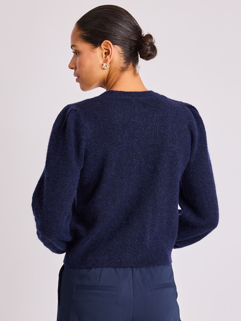 7513798 EM6 7513798_EM6-BLU-W25-Modell-Front_chn=vic_6269_Nicolina cardigan EM6.jpg_Front||Front