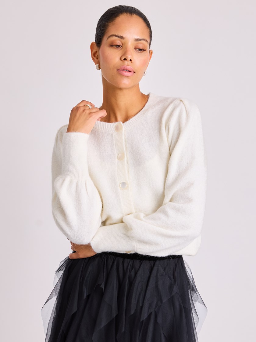 7513798 O79 7513798_O79-BLU-W25-Modell-Front_chn=vic_1725_Nicolina cardigan O79.jpg_Front||Front