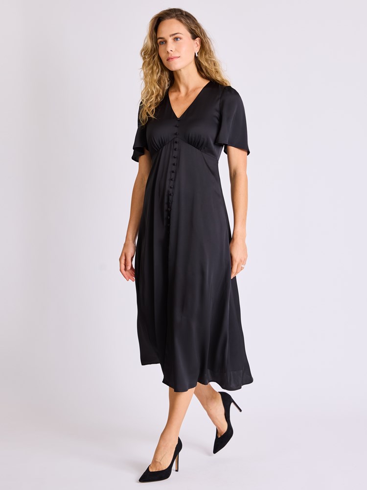 Evita kjole 7513844_ID2-MELL-W25-Modell-Front_chn=vic_9750.jpg_Front||Front