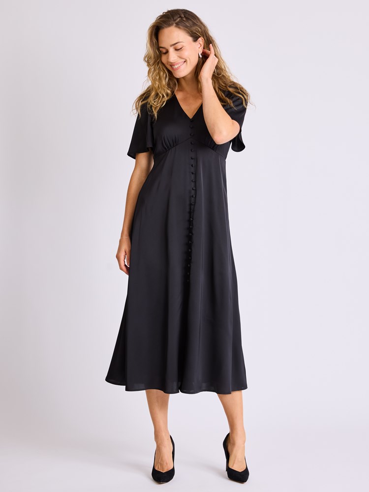 Evita kjole 7513844_ID2-MELL-W25-Modell-Front_chn=vic_9765.jpg_Front||Front