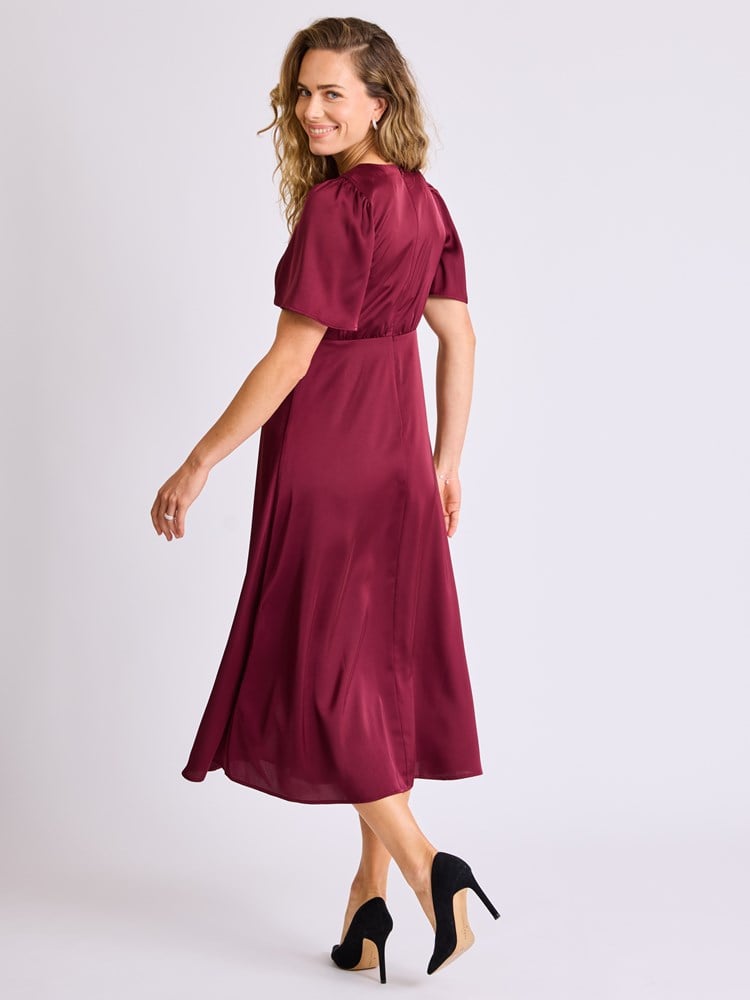 Evita kjole 7513844_MWH-MELL-W25-Modell-Front_chn=vic_8553_Evita kjole MWH.jpg_Front||Front