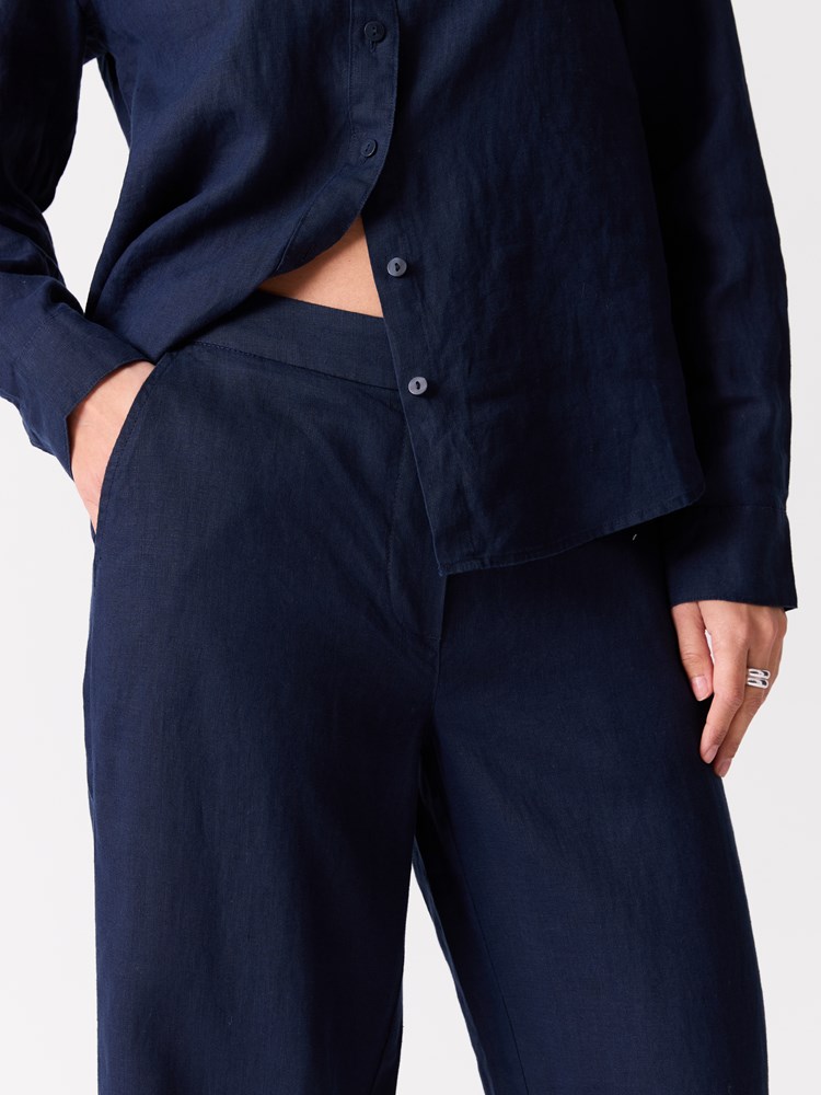 Tula linbukse 7513929_EM6-BLU-H26-Modell-Front_chn=vic_421_Tula linbukse EM6.jpg_Front||Front