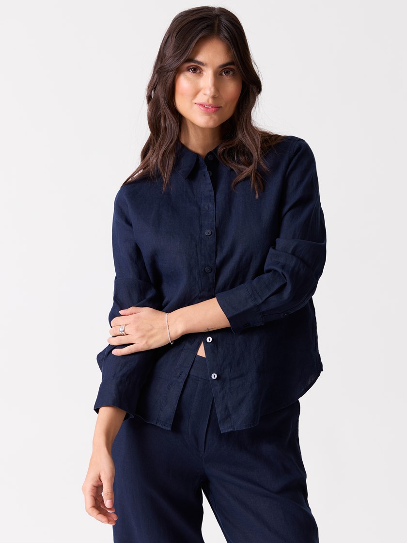 7513930 EM6 7513930_EM6-BLU-H26-Modell-Front_chn=vic_2147_Tula linskjorte EM6.jpg_Front||Front