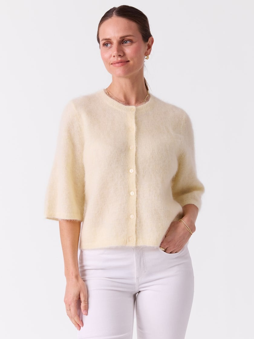 7513935 Q71 7513935_Q71-DONNA-S26-Modell-Front_chn=vic_7333_Chloe cardigan Q71.jpg_