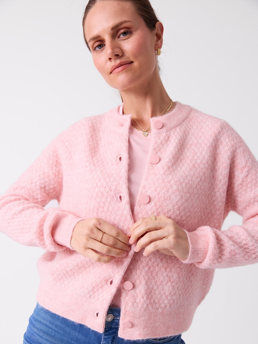 7513936 MLC 7513936_MLC-DONNA-S26-Modell-Front_chn=vic_1450_Colette cardigan MLC_Colette cardigan MLC 7513936.jpg_