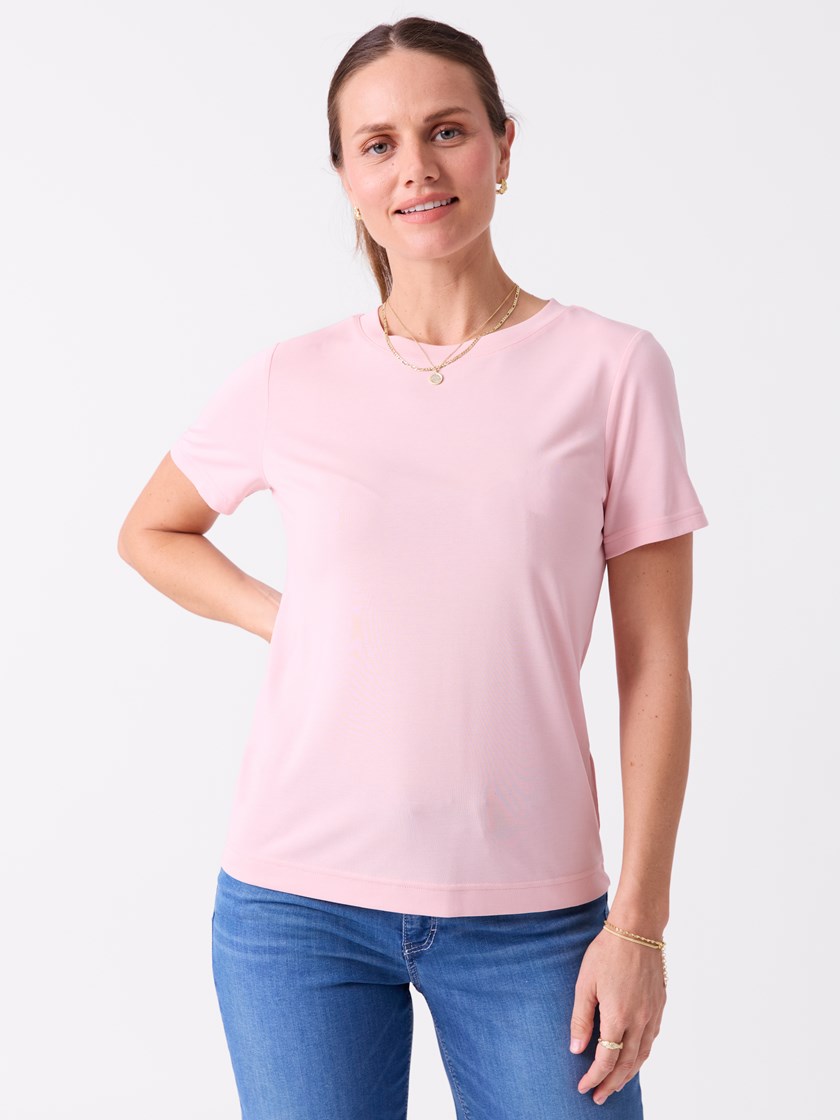 7513938 MLC 7513938_MLC-DONNA-S26-Modell-Front_chn=vic_5909_Lisa t-skjorte MLC.jpg_