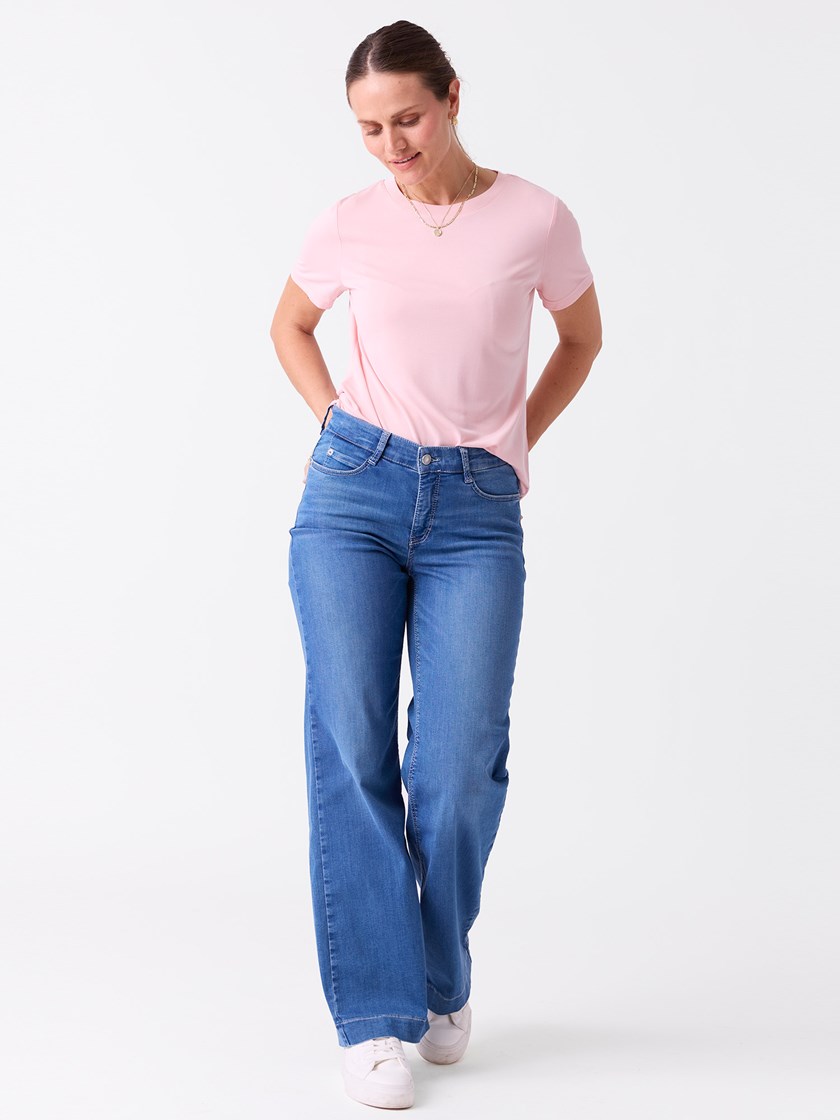 7513938 MLC 7513938_MLC-DONNA-S26-Modell-Front_chn=vic_7026_Lisa t-skjorte MLC.jpg_