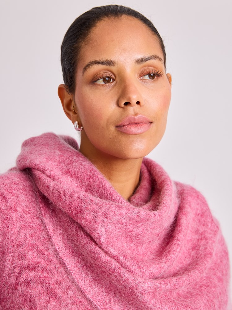 Susanne skjerf 7513957_MSY-BLU-S26-Modell-Front_chn=vic_7448_Susanne skjerf MSY_Susanne skjerf MSY 7513957.jpg_Front