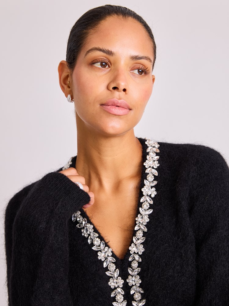 Cassandra cardigan 7513962_ID2-BLU-W25-Modell-Front_chn=vic_7447_Cassandra cardigan ID2.jpg_Front||Front