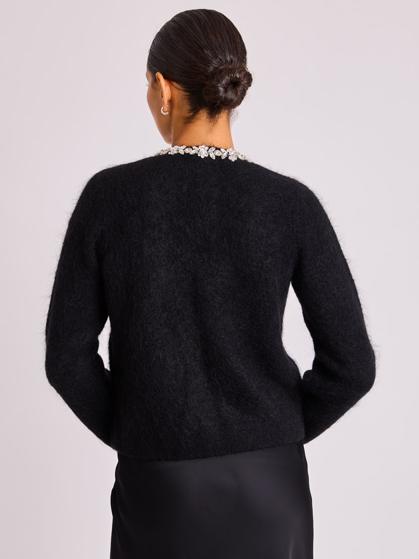 7513962 ID2 7513962_ID2-BLU-W25-Modell-Front_chn=vic_8246_Cassandra cardigan ID2.jpg_Front||Front