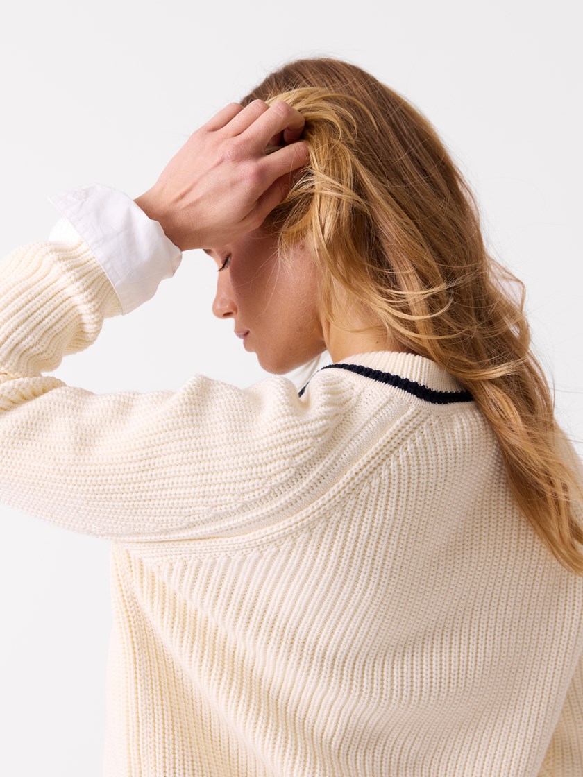 7513992 O63 7513992_O63-JEANPAUL-S26-Modell-Front_4414_Rumi cardigan O63_Rumi cardigan O63 7513992.jpg_Front