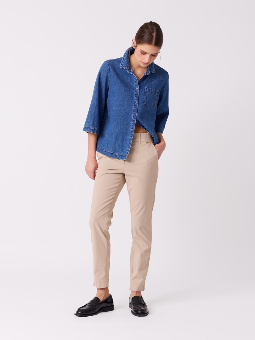 7514098 I4Y 7514098_I4Y_Jean Paul_Caroline Chinos_S26 (4)_Caroline chino I4Y_Caroline chino I4Y 7514098.jpg_